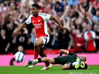 开云下载-阿森纳主场憾平利物浦，英超前四形势依旧