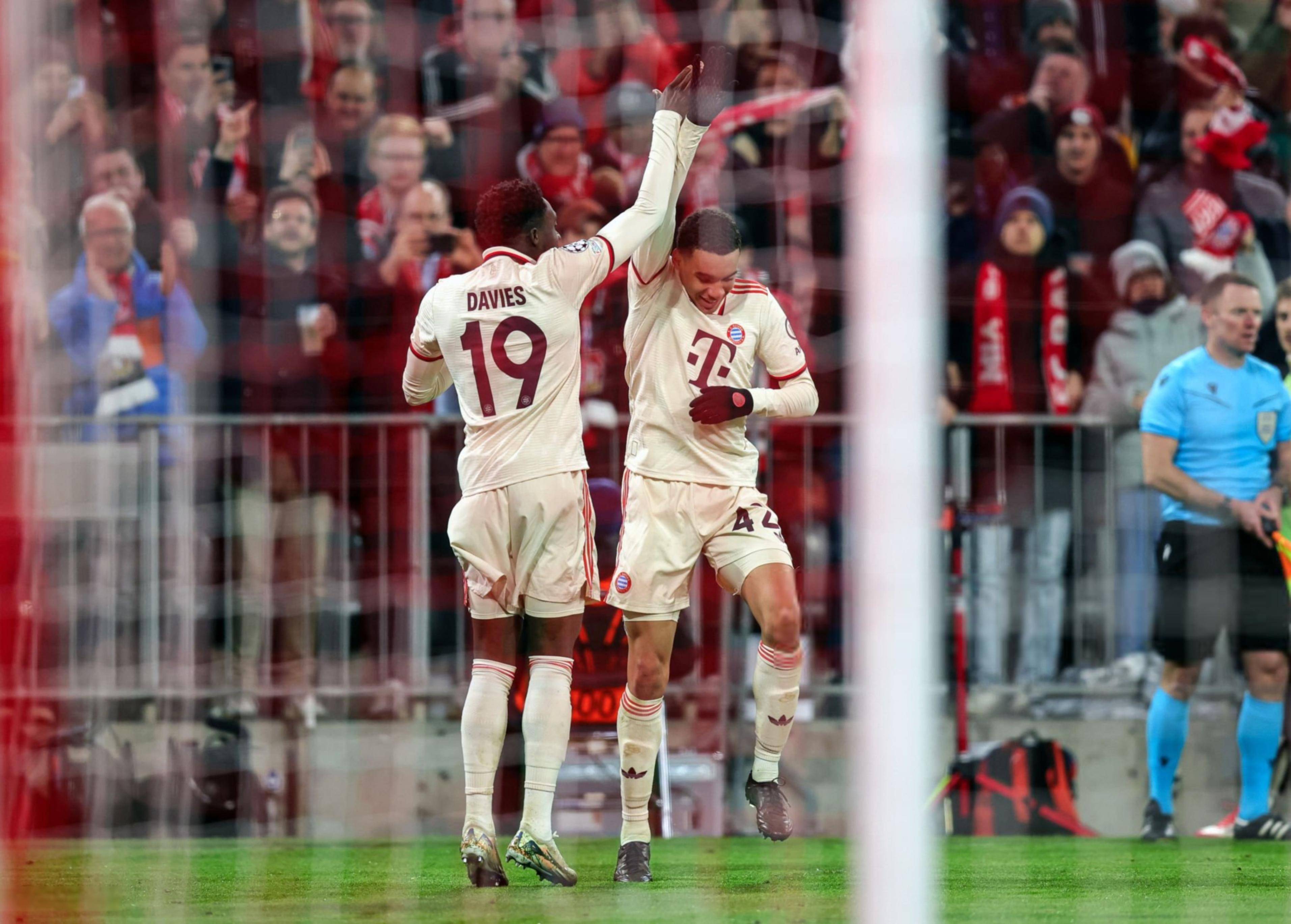 拜仁主场大胜，晋级欧冠四强！的简单介绍