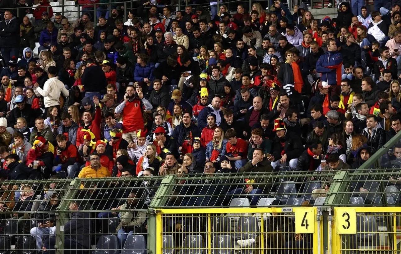 欧预赛精彩瞬间，球队奋力争胜高潮迭起