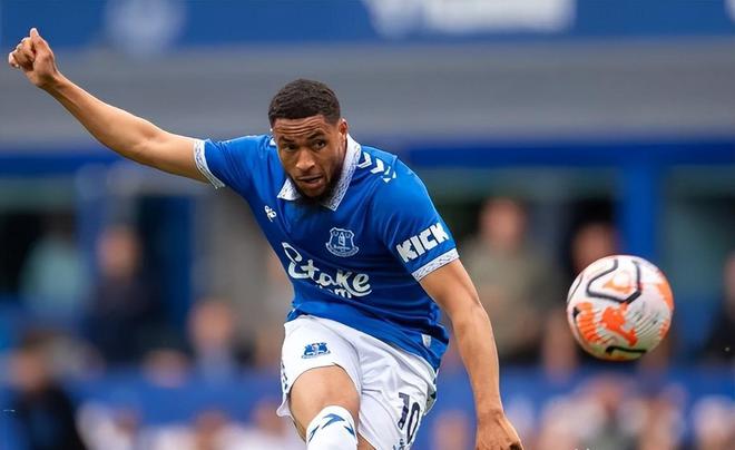 阿斯顿维拉客场遭遇失利，保级形势严峻的简单介绍