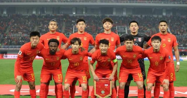 包含国足迎战强敌！斗志昂扬准备国际比赛挑战的词条