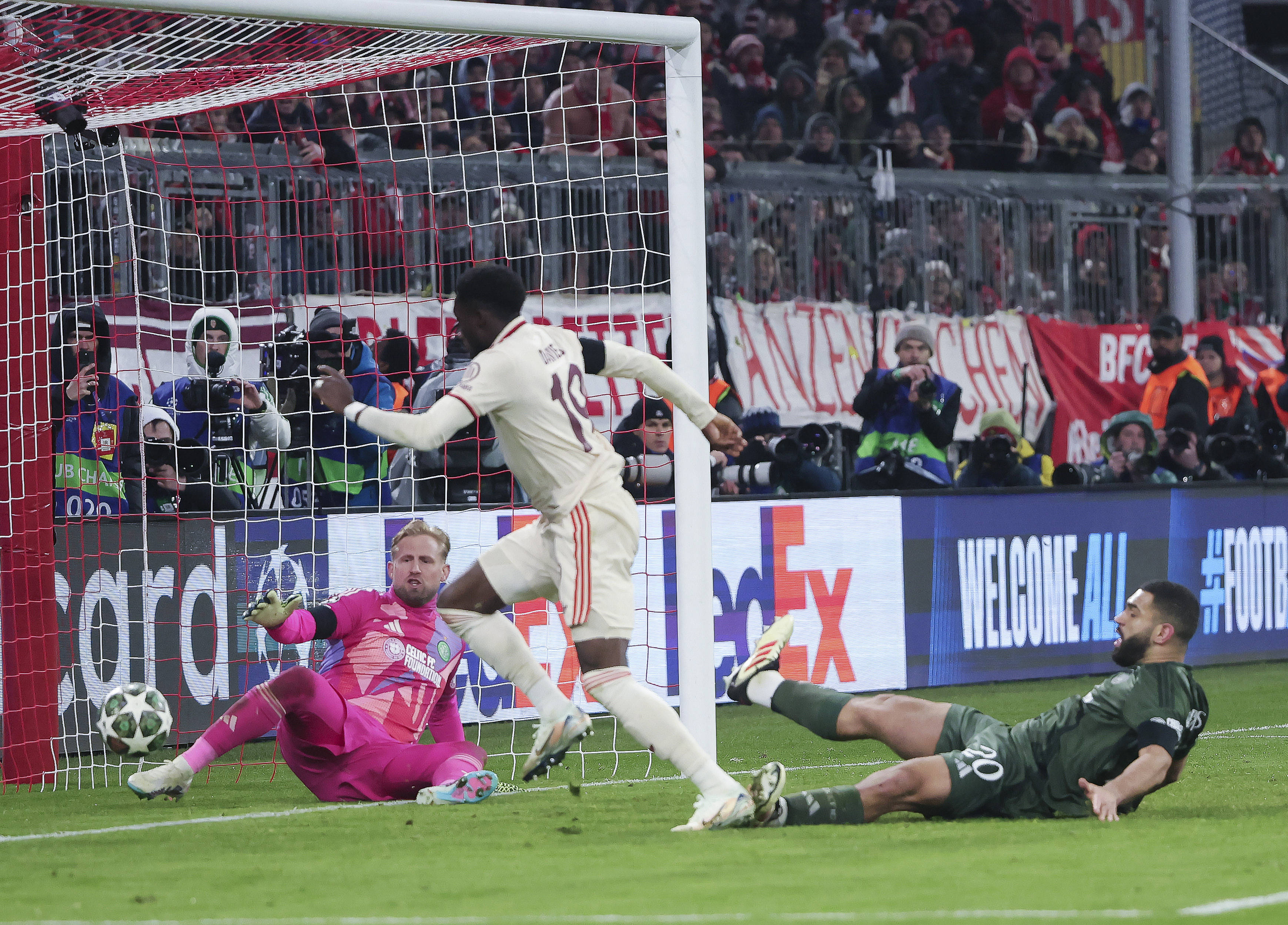 包含拜仁慕尼黑轻松取胜,成功晋级欧冠四强的词条 包含拜仁慕尼黑轻松取胜,成功晋级欧冠四强的词条