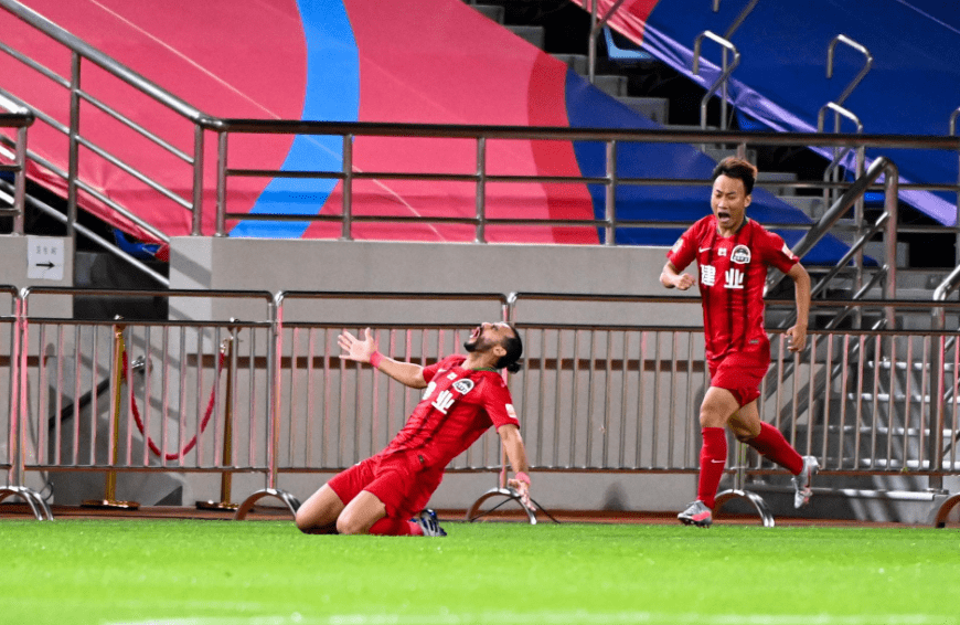 富力客场逆转建业，取得宝贵胜利