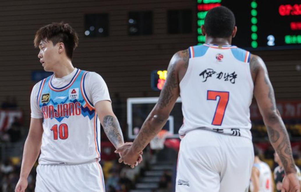 包含四川队取得三连胜！客场胜过福建队的词条