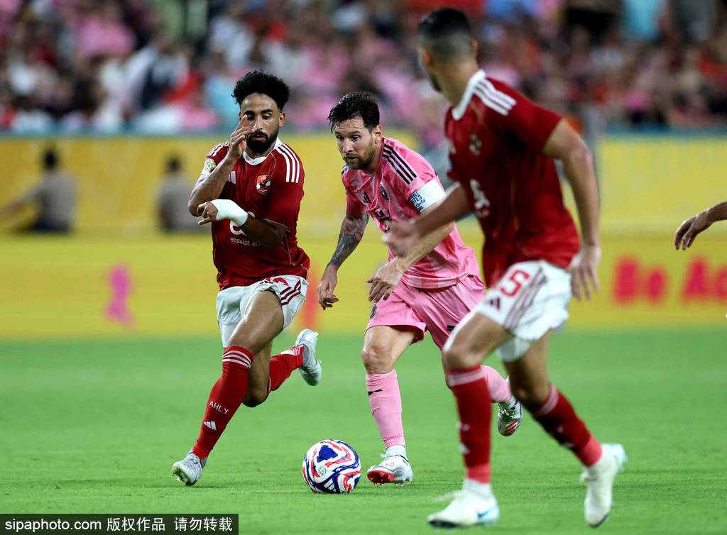 顶级足球比赛落地，各路球星角逐的简单介绍