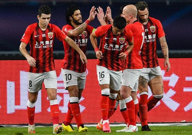 关于新援表现抢眼，球队士气高涨的信息