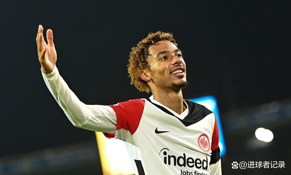 包含法兰克福队员技艺精湛，球队风采熠熠的词条