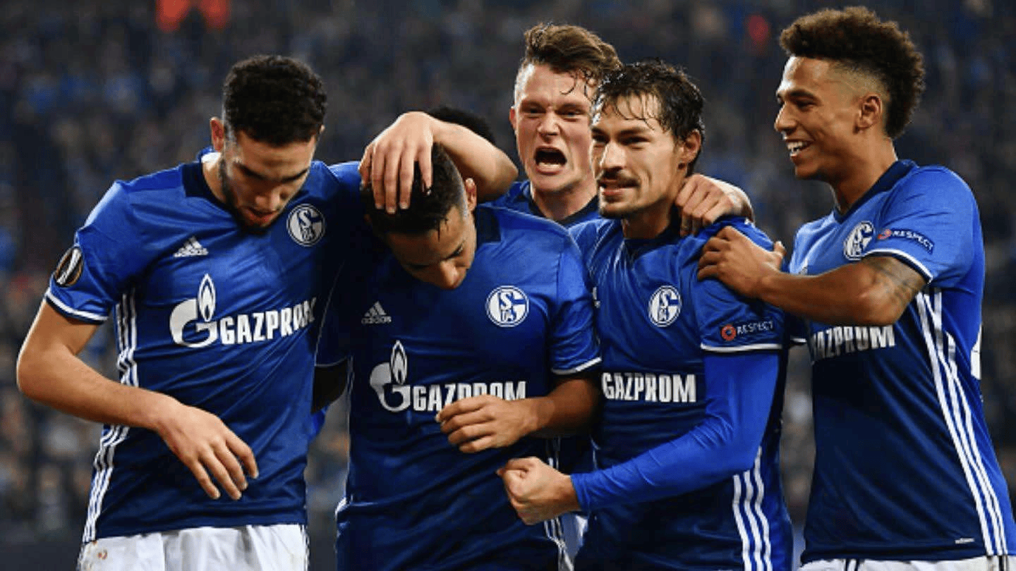 包含法兰克福队员技艺精湛，球队风采熠熠的词条