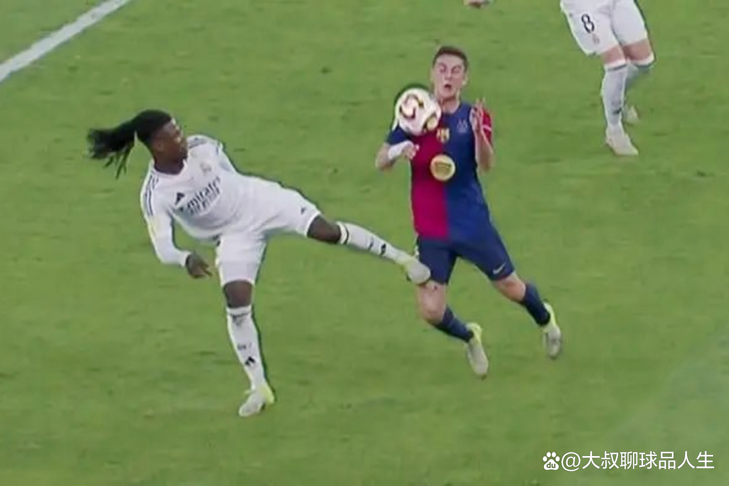 包含足球比赛中的轮番对攻让人目不转睛的词条