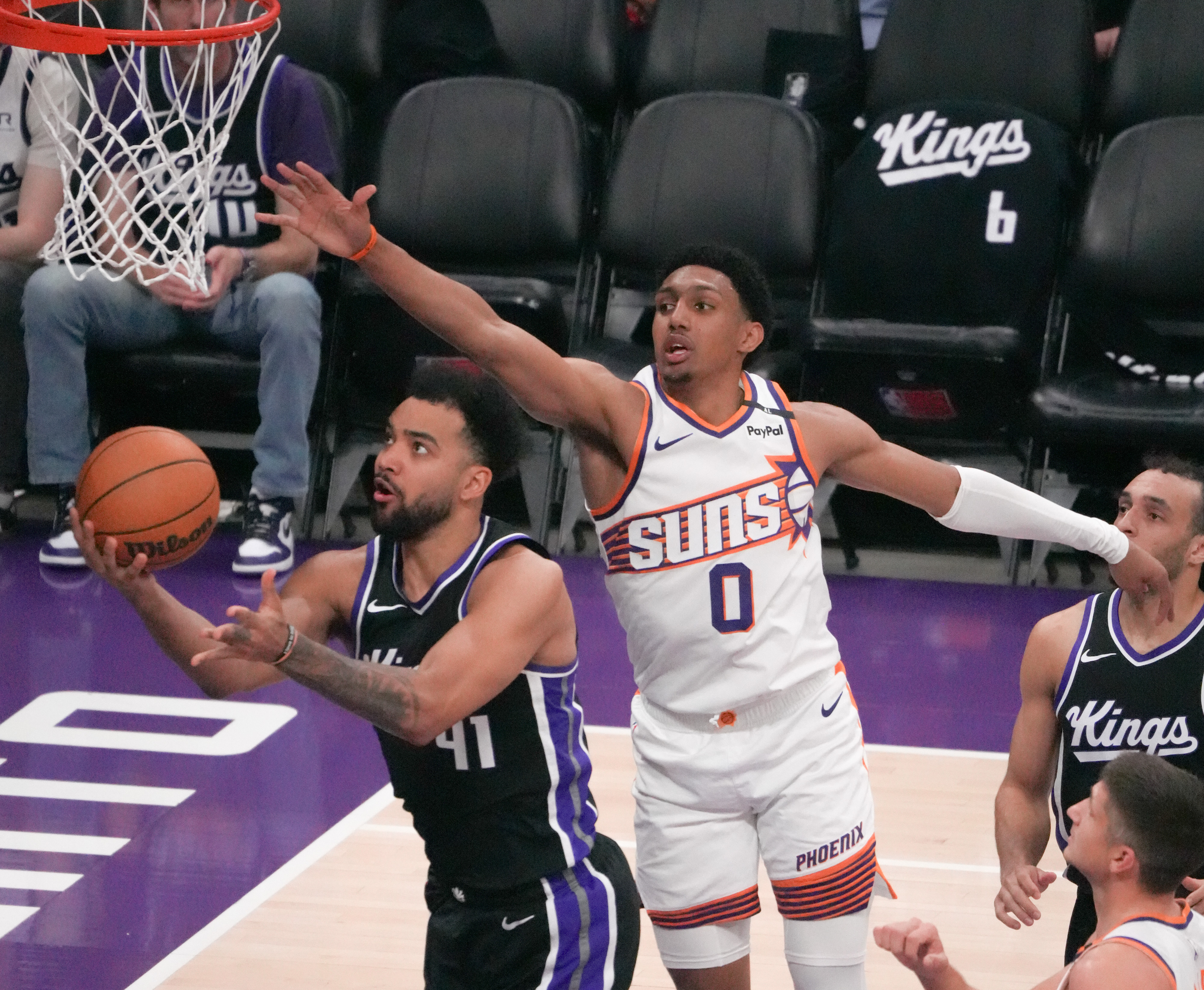 篮球大神逐渐崭露头角,为球队带来胜利 篮球大神逐渐崭露头角,为球队带来胜利