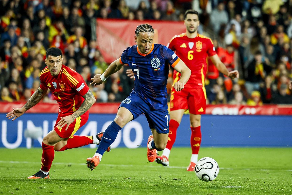 荷兰西班牙擦肩，决出争冠对手