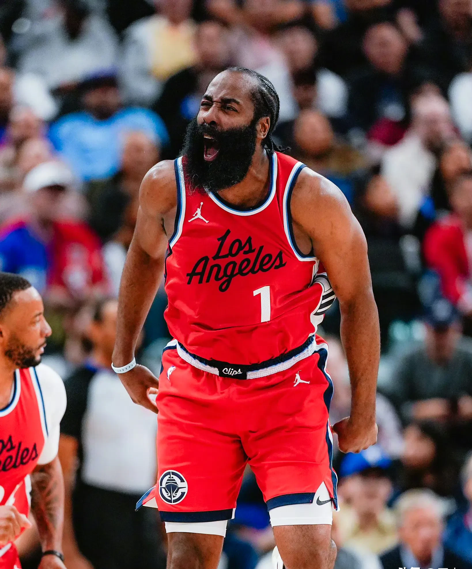 哈登连续得分砍下，打破封盖记录