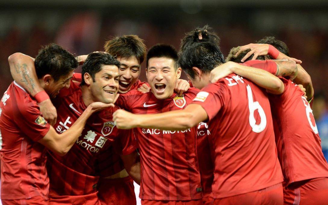 关于上海上港决战山东泰山，看他们如何决出胜负的信息