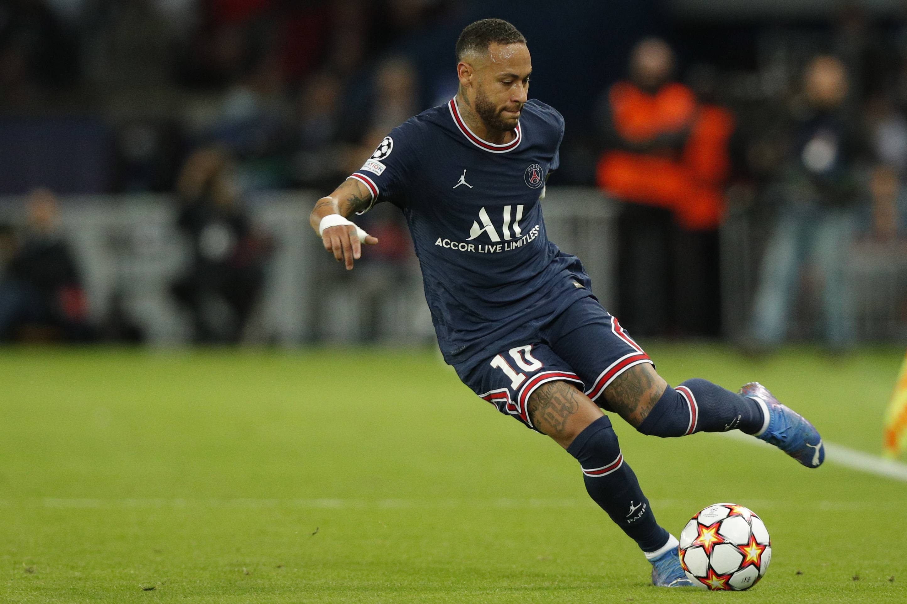 里昂主场取胜过关，联赛地位继续稳固