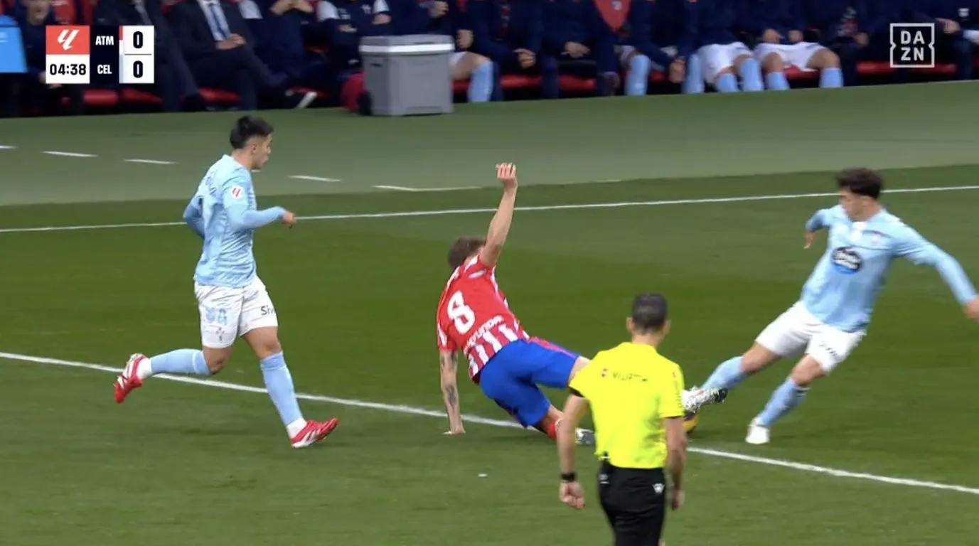 某球队在比赛中全面击败对手