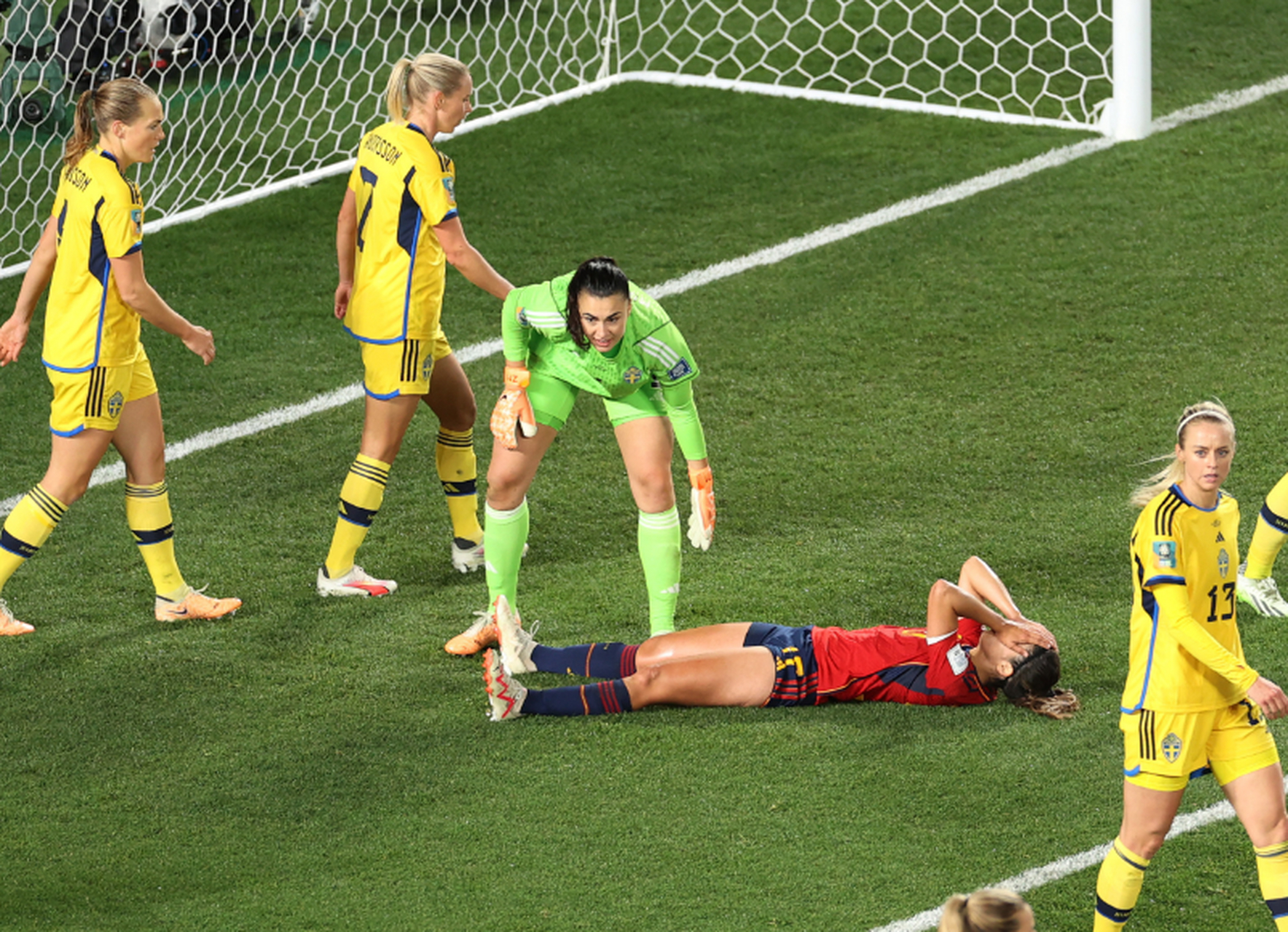 西班牙大胜瑞典闯入半决赛，瑞典失望离场