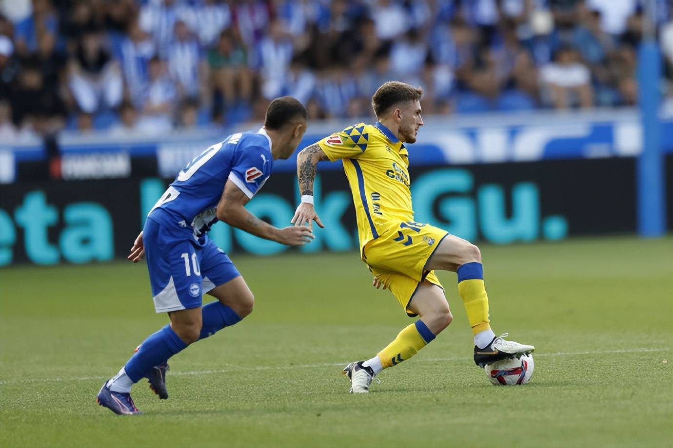 瓦伦西亚主场逼平塞维利亚,西甲保级形势略有改善 瓦伦西亚主场逼平塞维利亚,西甲保级形势略有改善