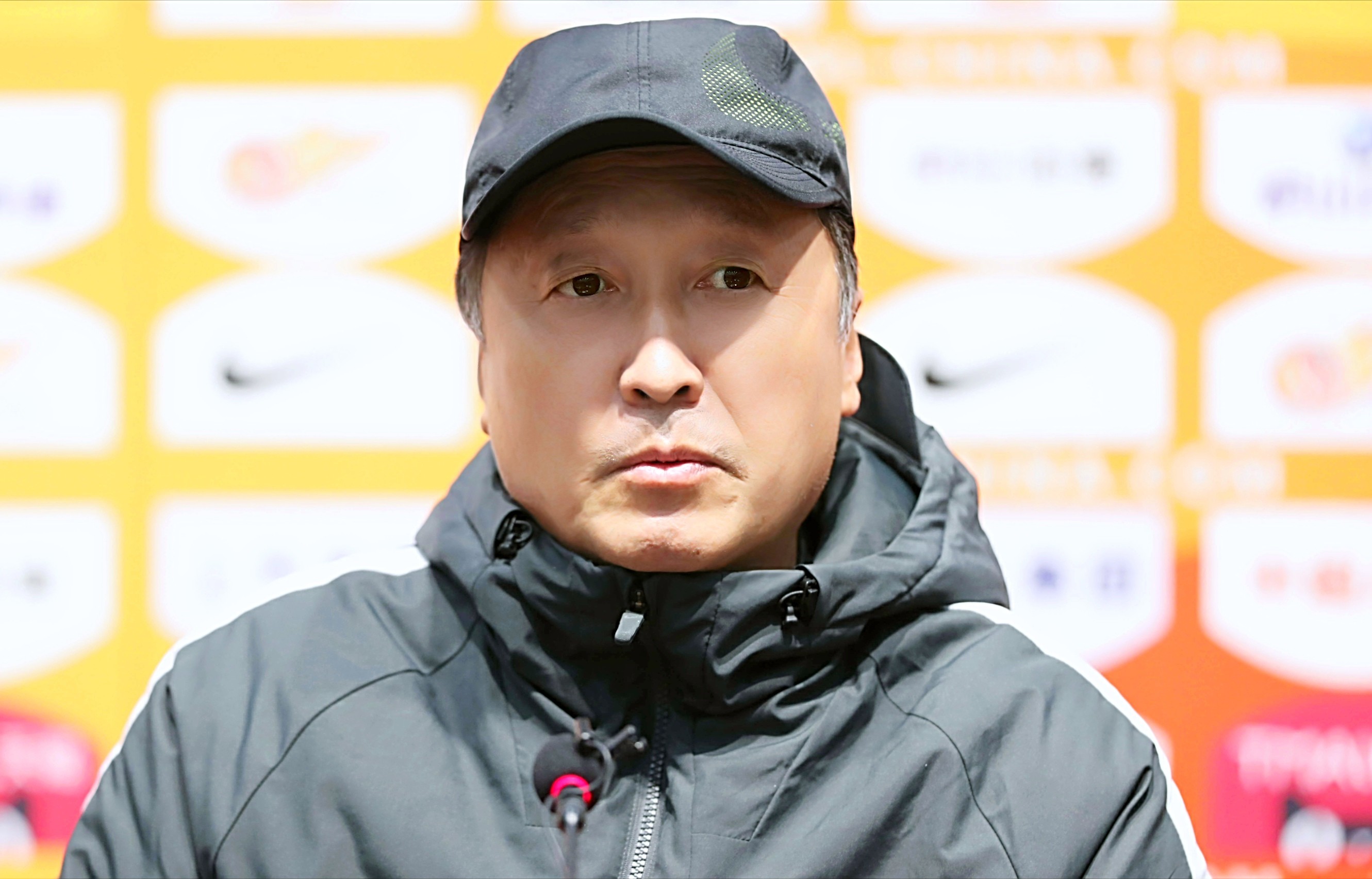 美尔餐纳姆队备战激战,全力以赴争夺胜利 美尔餐纳姆队备战激战,全力以赴争夺胜利