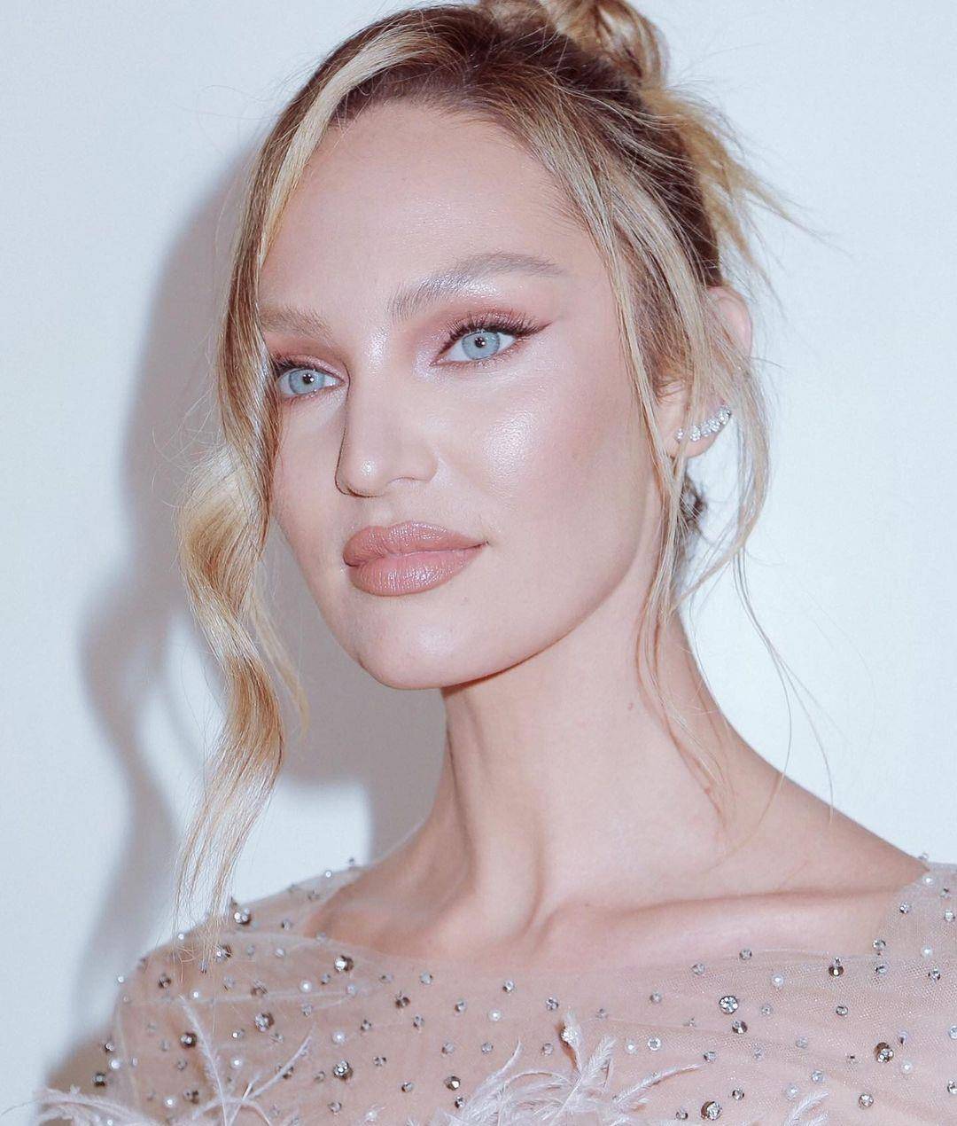 焦糖王子再现维密舞台魅力四射