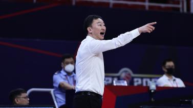 三亚男篮全力拼搏，取得胜利