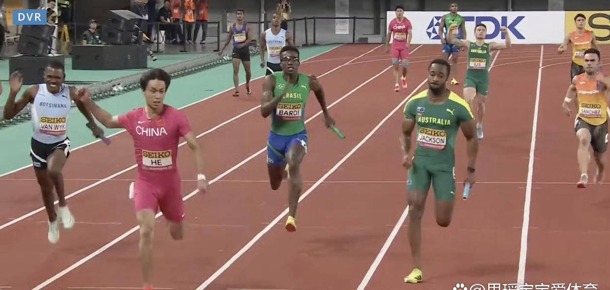 美国队以惊人优势获得田径接力冠军