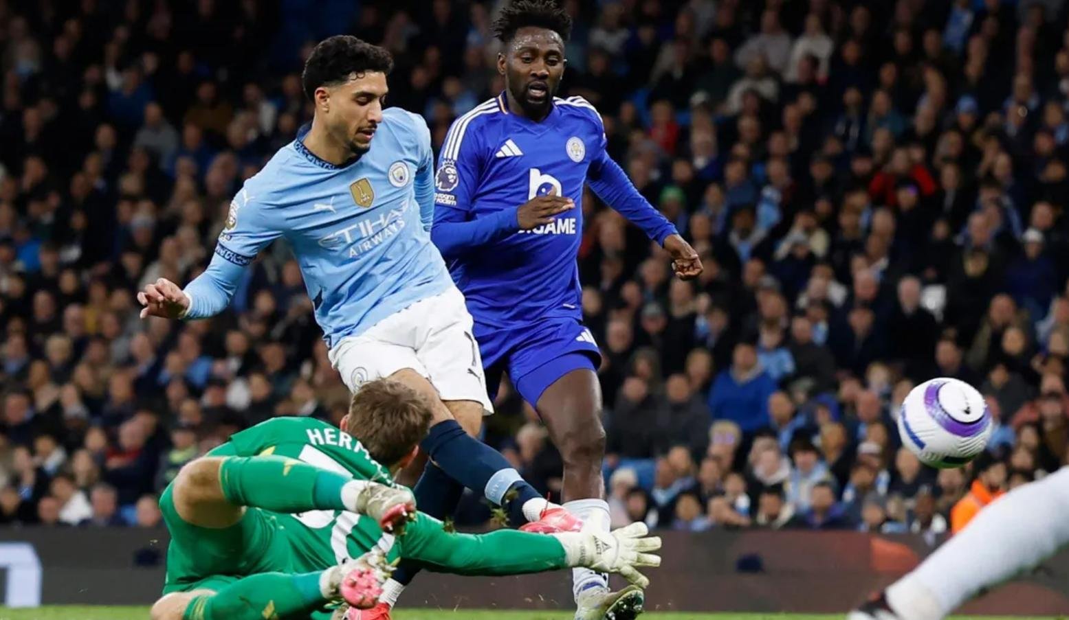 莱斯特城主场击败切尔西，成功止住颓势