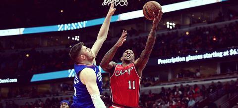 精彩的争夺！球队在季后赛中发挥出色