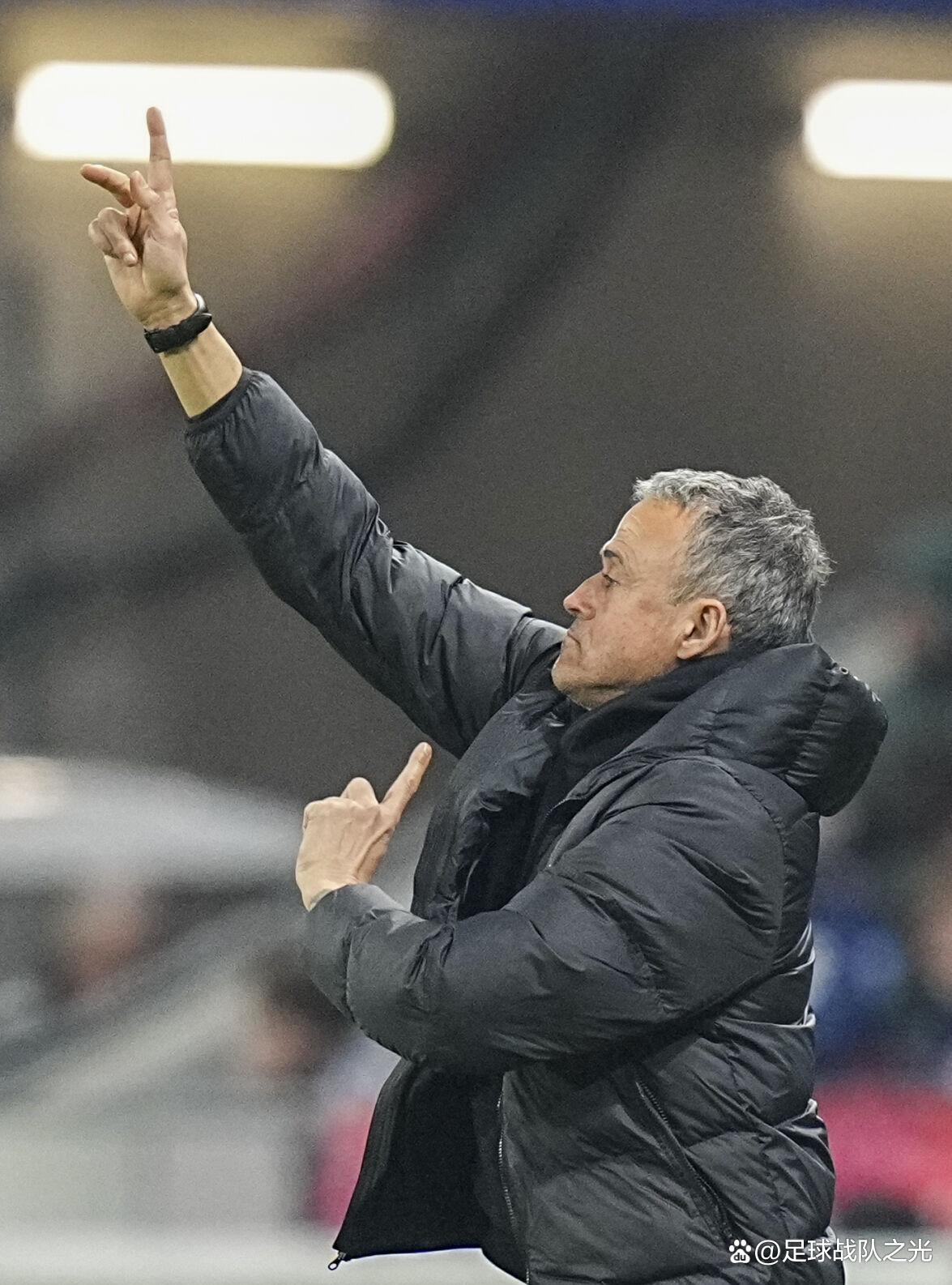 巴黎主帅战术新颖，取得成功