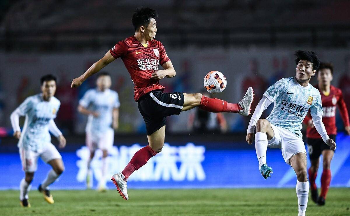 长春亚泰稳定综合实力，一路攀升积分排名的简单介绍