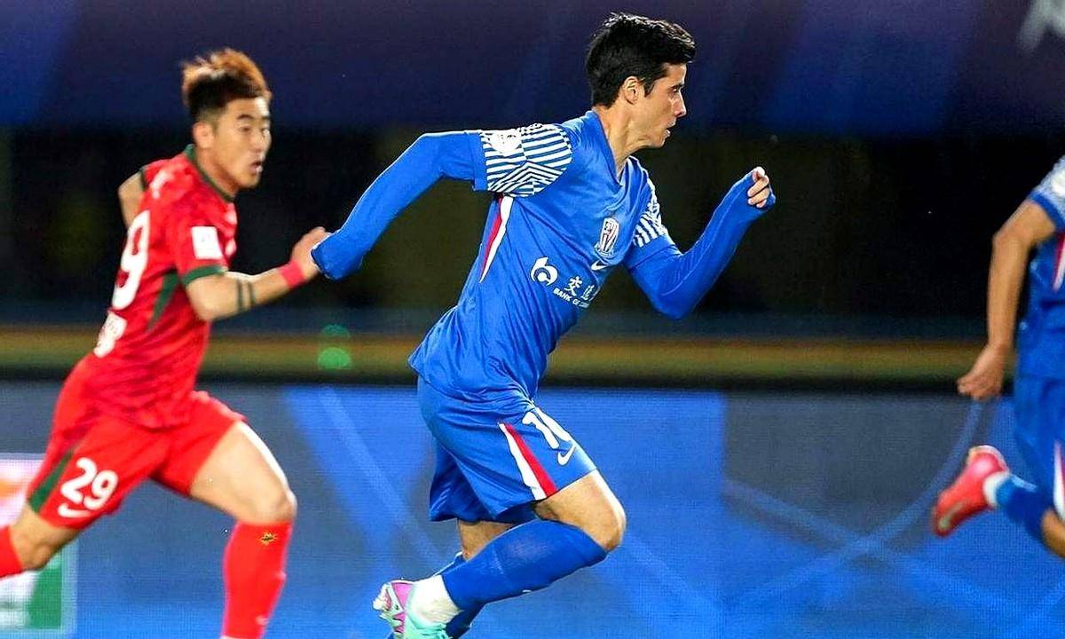 包含申花重压双线，备战欧冠足协杯一再碰撞的词条