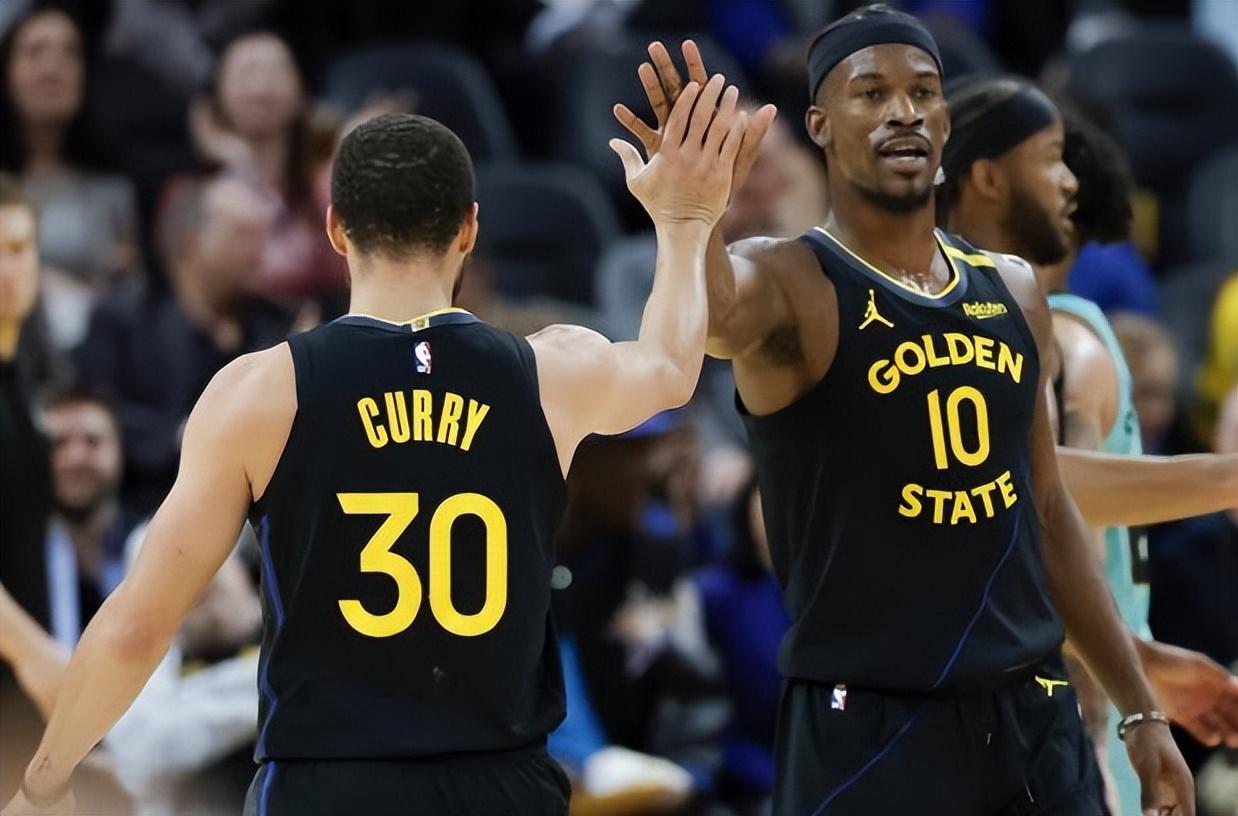 勇士大胜鹈鹕，全队发挥出色