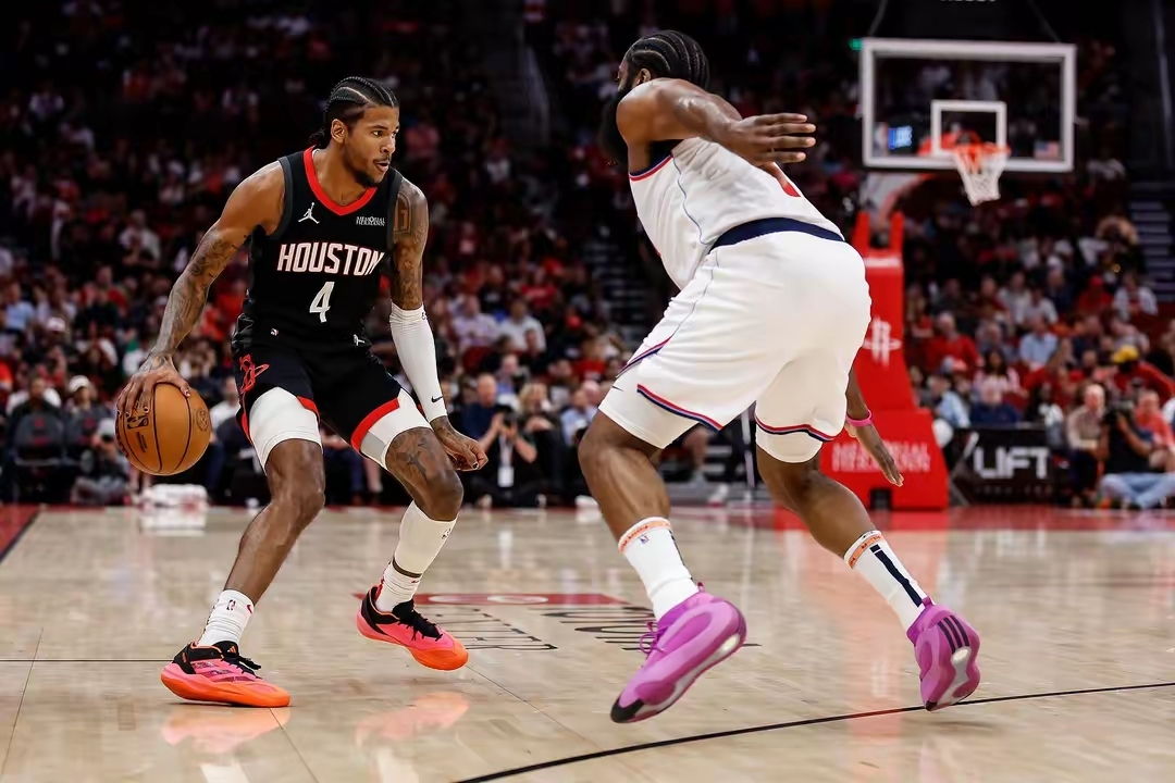 关于快船客场爆冷击败火箭，东部赛场变幻莫测的信息