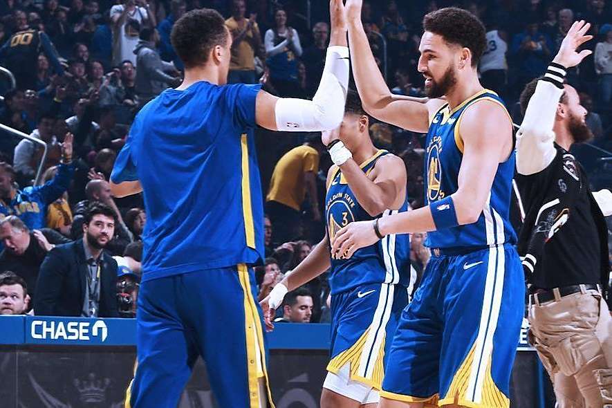 包含勇士击败老鹰，开拓者力克独行侠的词条