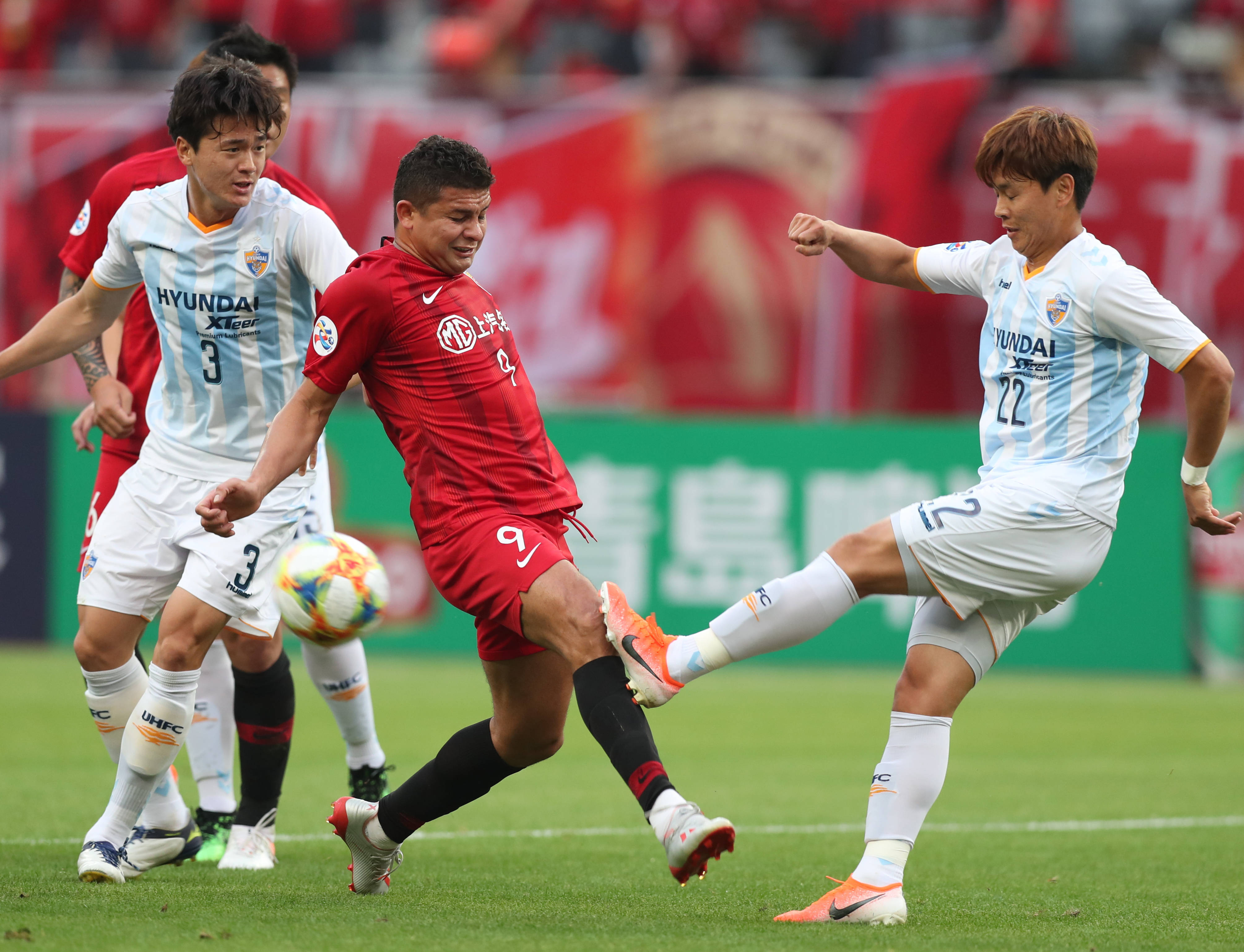 上海申花2-2延边富德，队史首次亚冠淘汰赛晋级！