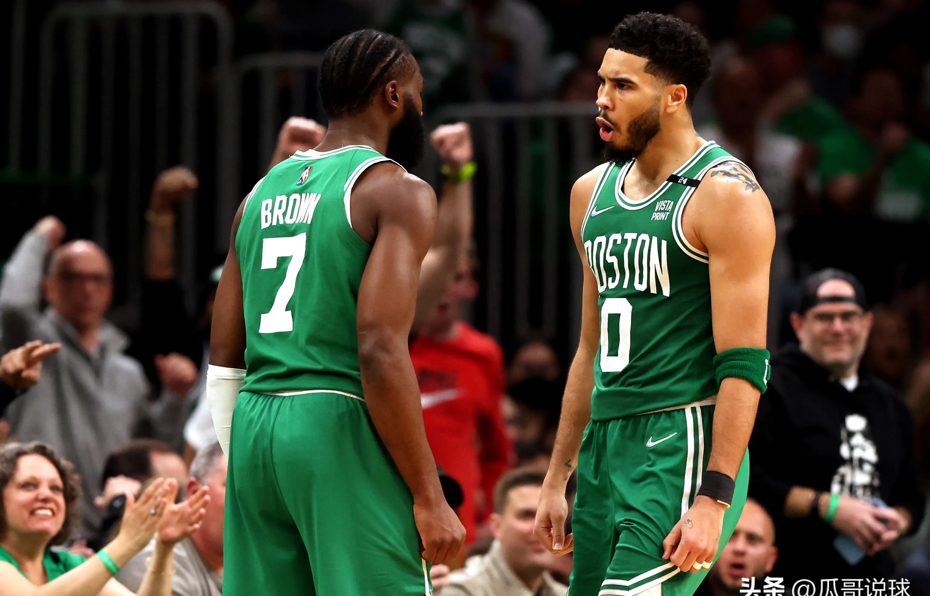 绿军击败爵士,取得四连胜 绿军击败爵士,取得四连胜